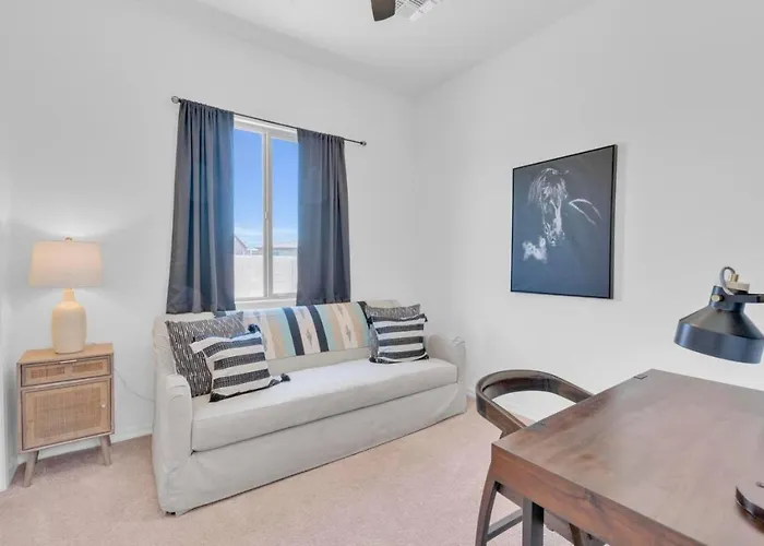 Holiday home Design Dream, 4 Bedroom 3 Ba, Garage, Mountain Views *